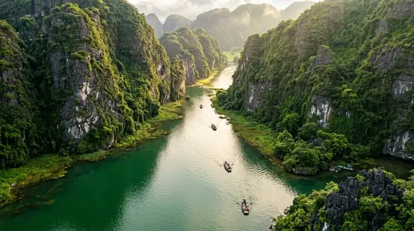 Bình minh trên danh thắng Tràng An từ trên cao
